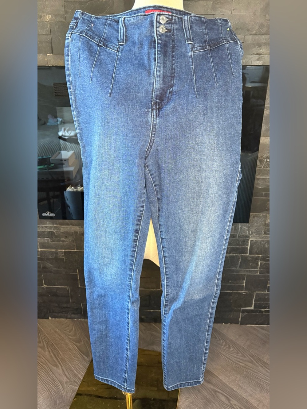 Guess High-Waist Slim Jeans